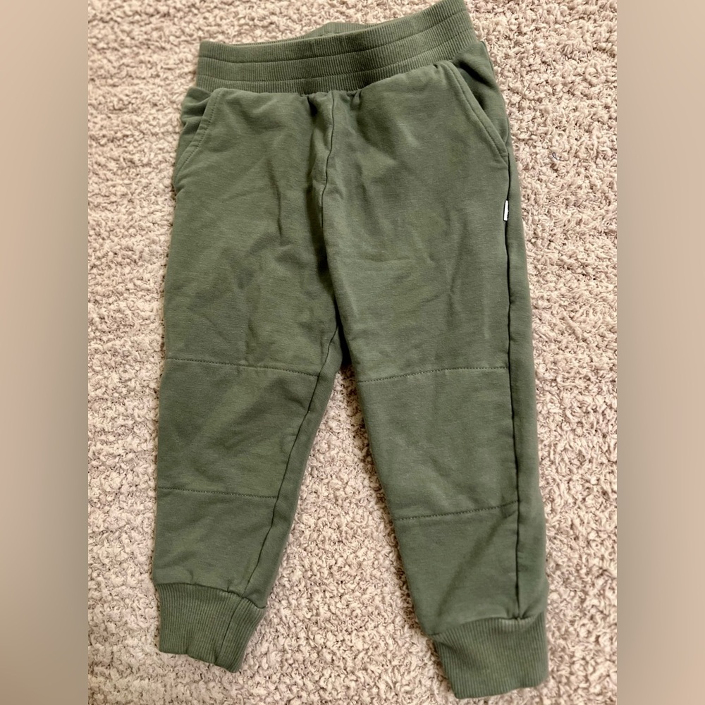 Bundle of 3️⃣ Little Sleepies Joggers - Picture 9 of 10